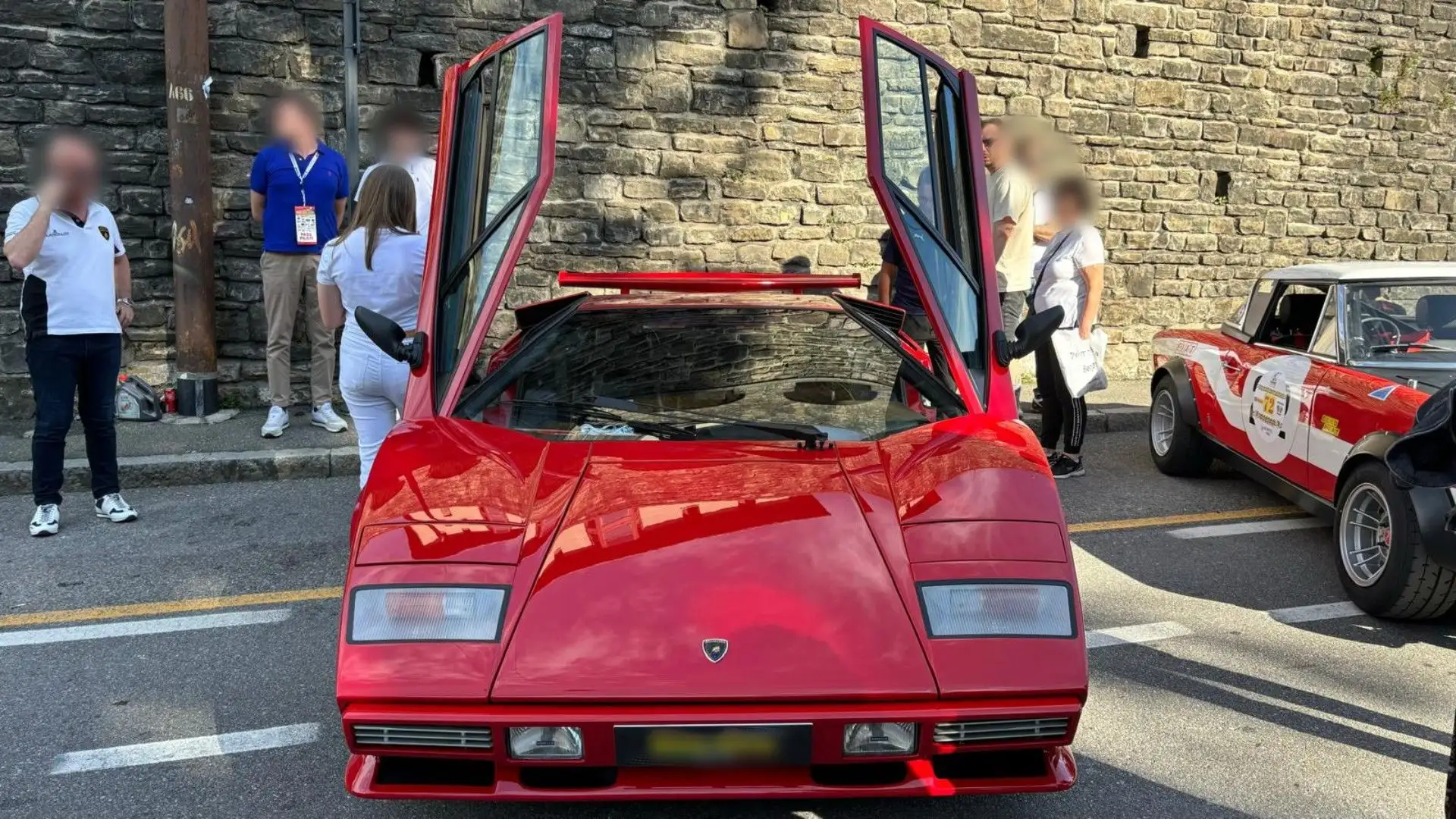 A differenza di altri modelli Lamborghini, il nome Countach non deriva dalla tauromachia
