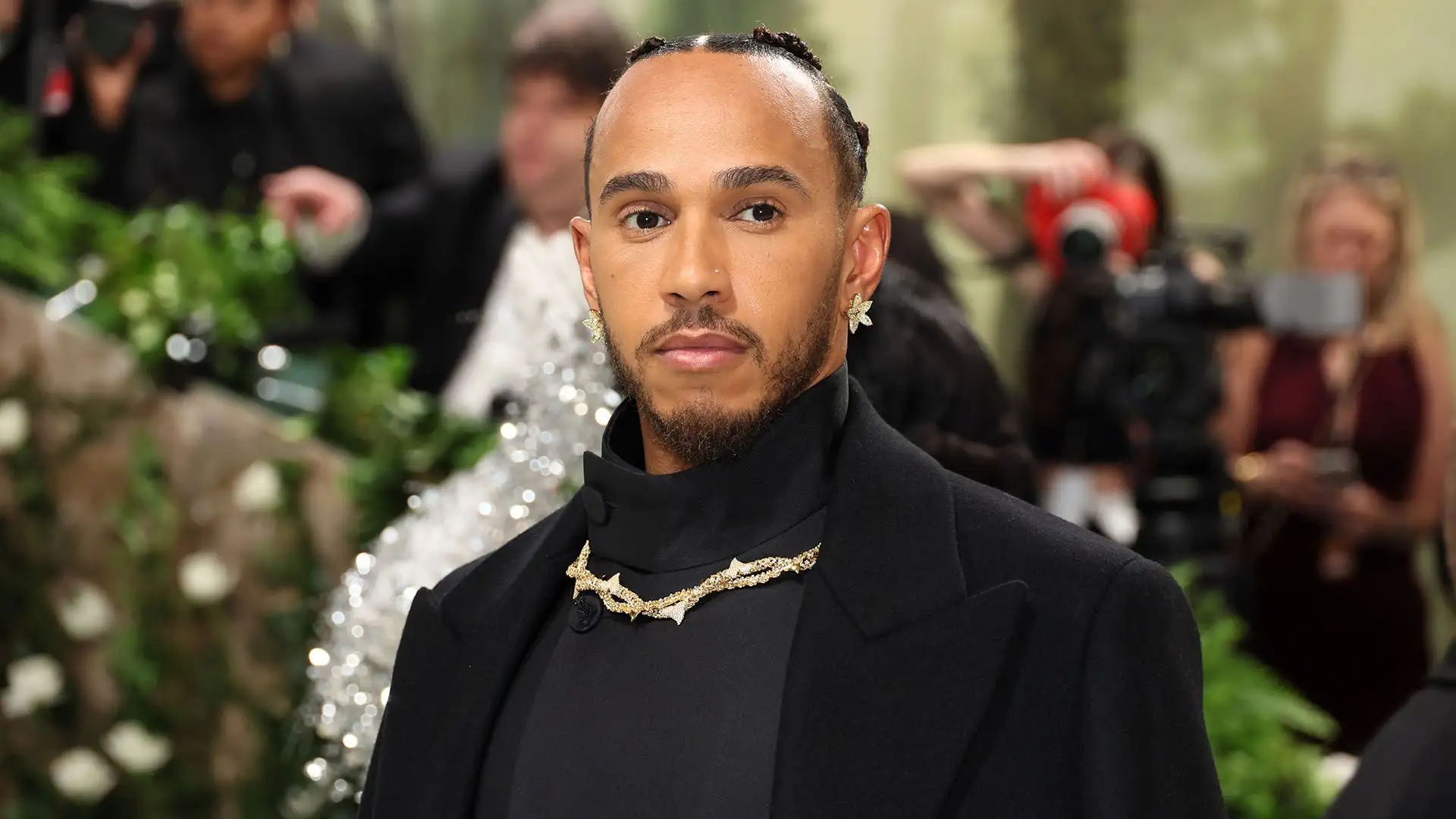 Hamilton ha sfilato sul red carpet insieme ad altre celebrità del mondo dello spettacolo