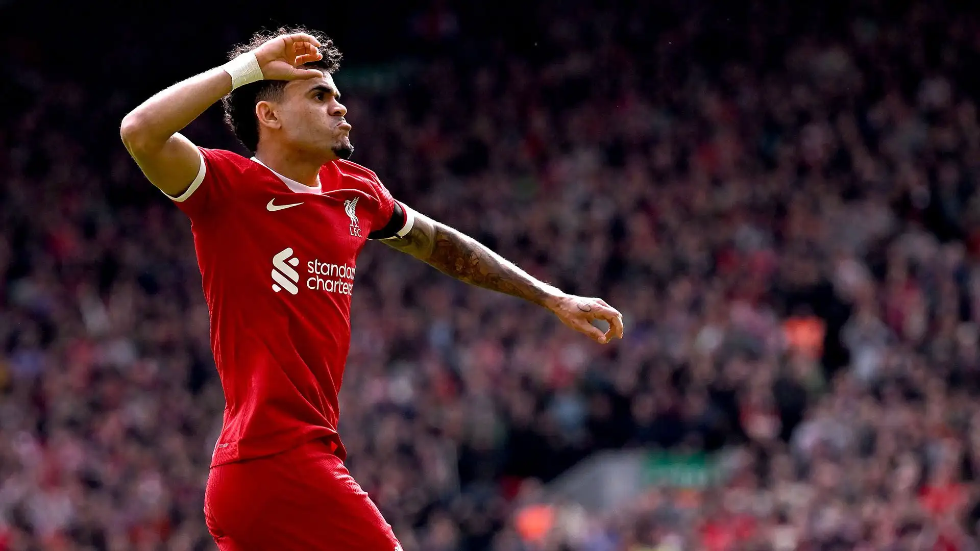 Il club francese potrebbe offrire un contratto stellare al giocatore: il triplo di quanto guadagna attualmente a Liverpool