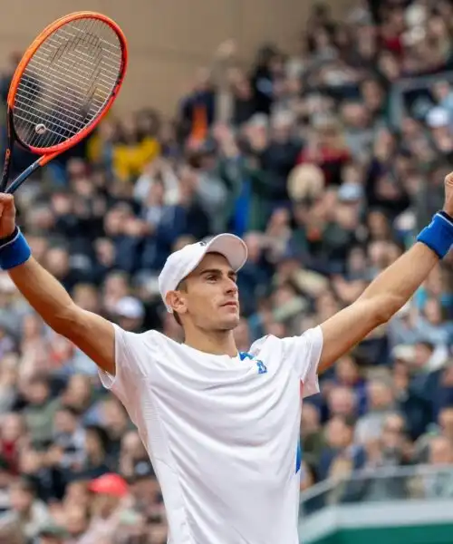 Grande impresa di Matteo Arnaldi al Roland Garros