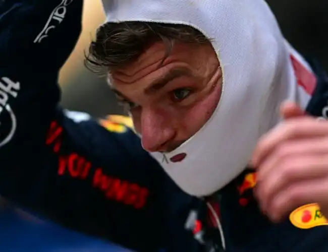 Max Verstappen in pole, ma la Ferrari è vicina: “Sappiamo cosa fare”