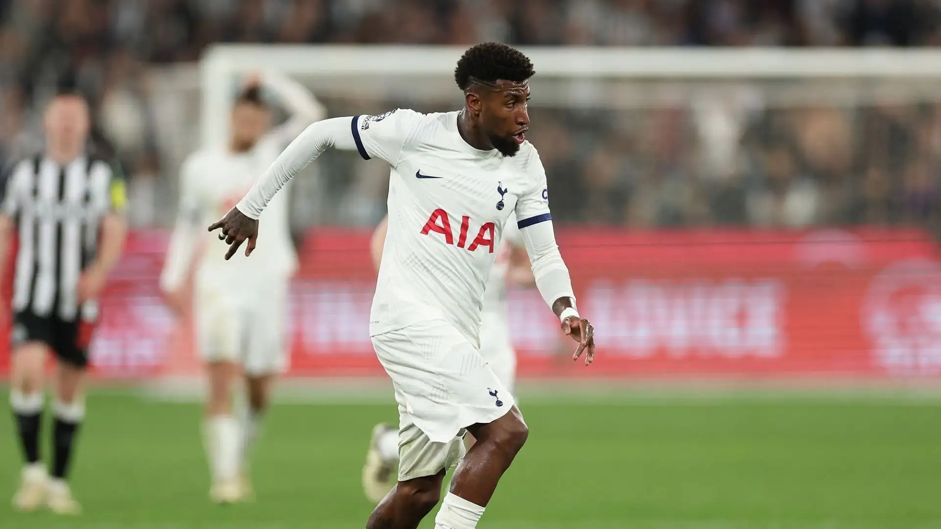 Per la fascia destra il Diavolo sembra orientato a puntare su Emerson Royal del Tottenham