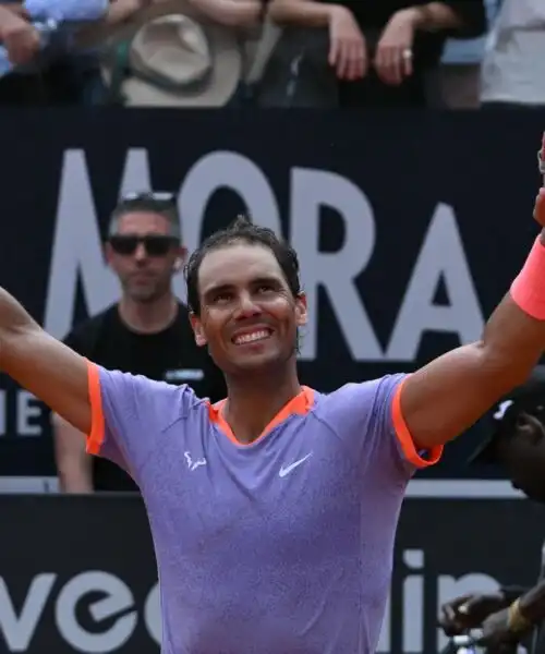 Rafael Nadal soffre, lotta e vince all’esordio a Roma: “Devo dare tutto”