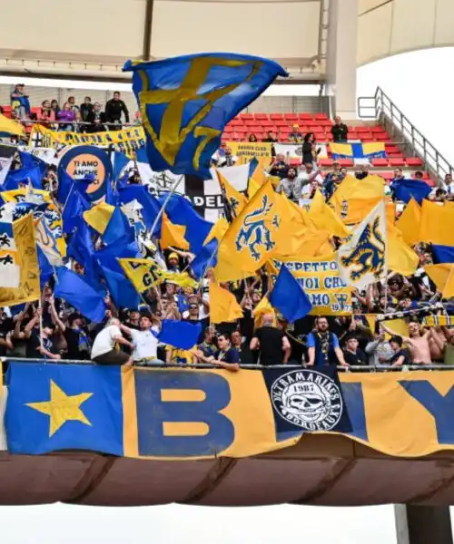 Parma aritmeticamente in Serie A, il Como si regala un match point