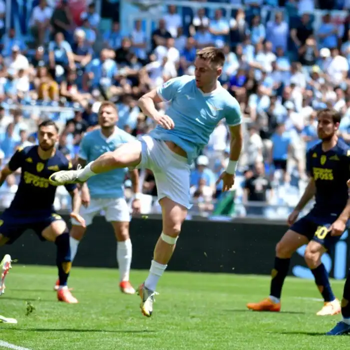 Un gol per tempo, la Lazio batte l’Empoli e resta in corsa per la Champions