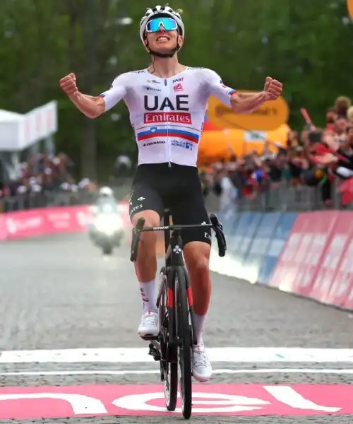 Giro d’Italia: Tadej Pogacar trionfa a Oropa, è Maglia Rosa