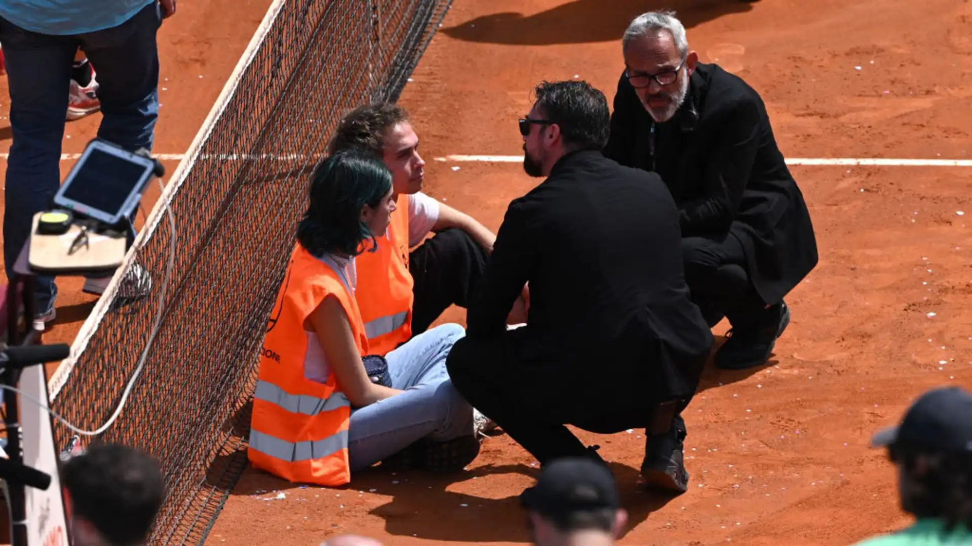 E' successo di tutto lunedì agli Internazionali di tennis, in corso di svolgimento a Roma.