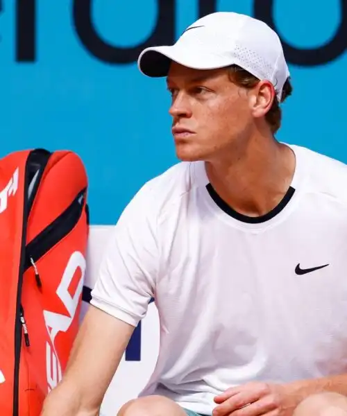 Jannik Sinner, rimandato l’assalto al trono di Djokovic. Alcaraz nei guai