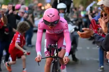 Giro d’Italia: Filippo Ganna si arrende a Tadej Pogacar nella crono
