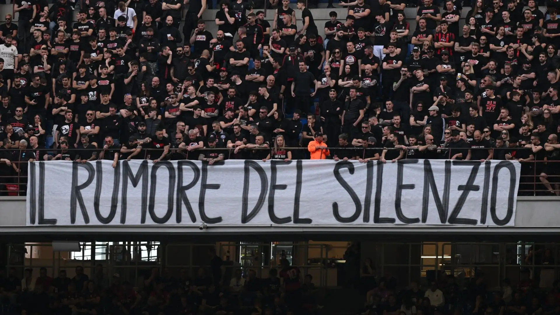 Contro il Cagliari i rossoneri dovranno fare affidamento esclusivamente sulle loro risorse per tornare al successo poiché il tifo di San Siro resta in sciopero
