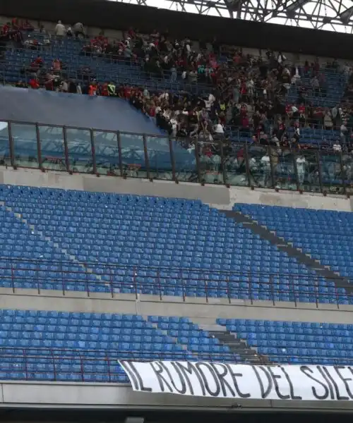 Continua la protesta dei tifosi del Milan: è sciopero