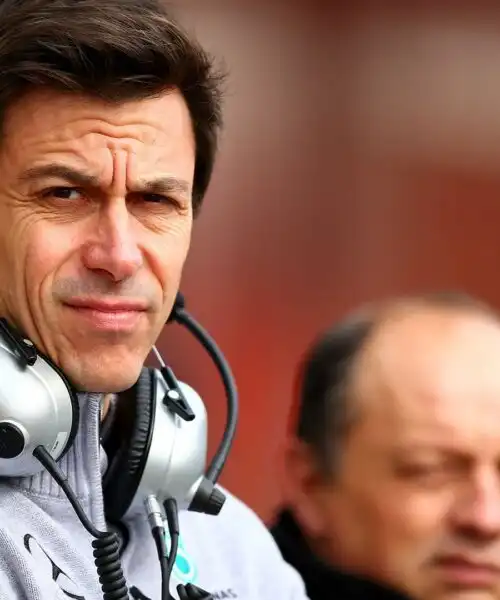 F1: Toto Wolff prova a beffare la Ferrari. Foto