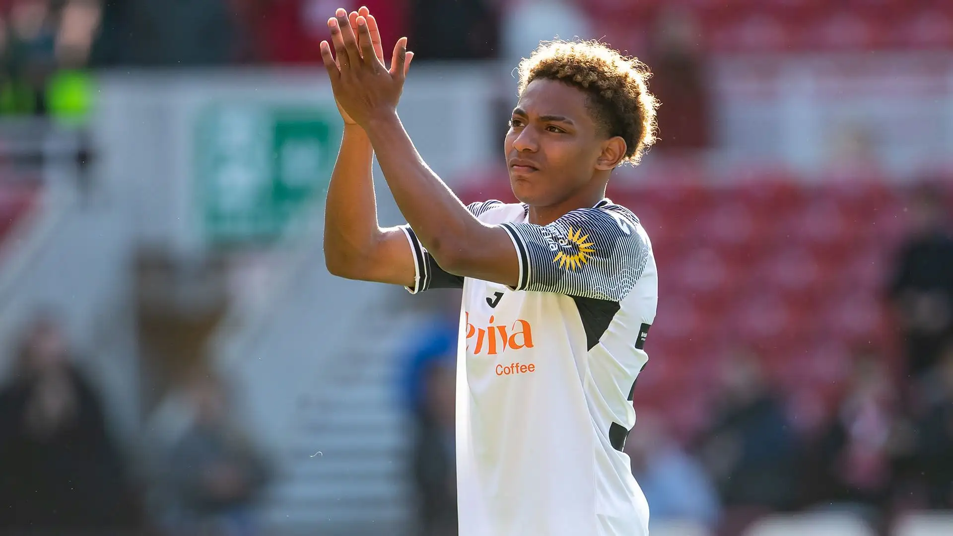 Ha esordito in prima squadra con lo Swansea ad appena 18 anni, nella Championship inglese