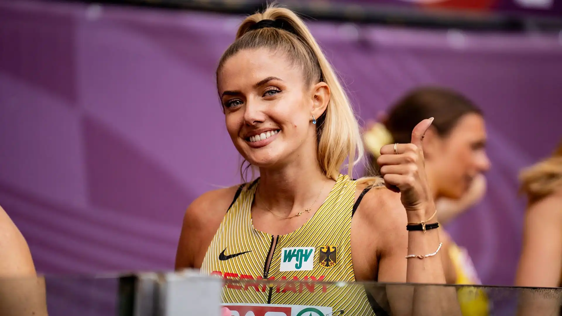 Alica Schmidt fa sognare i suoi tifosi