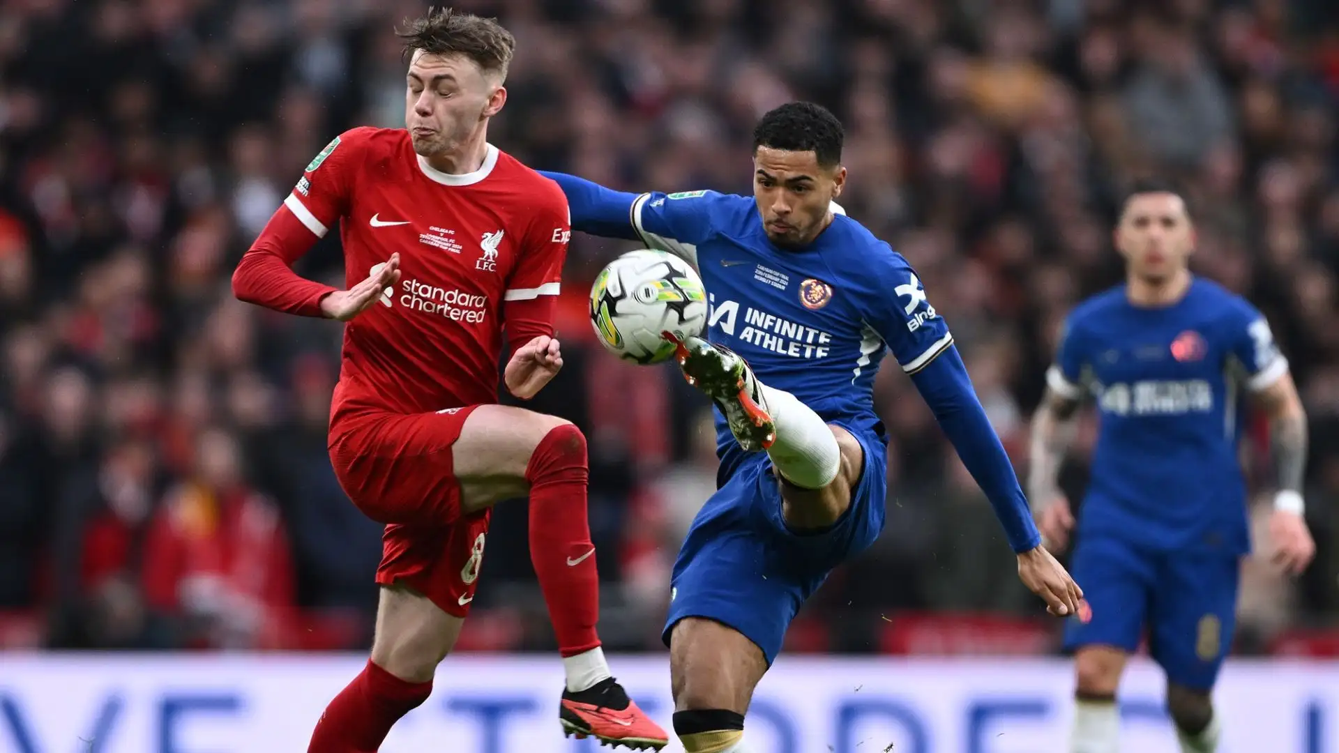 Il difensore ha attirato l'attenzione di diversi club, tra cui il Bayern Monaco