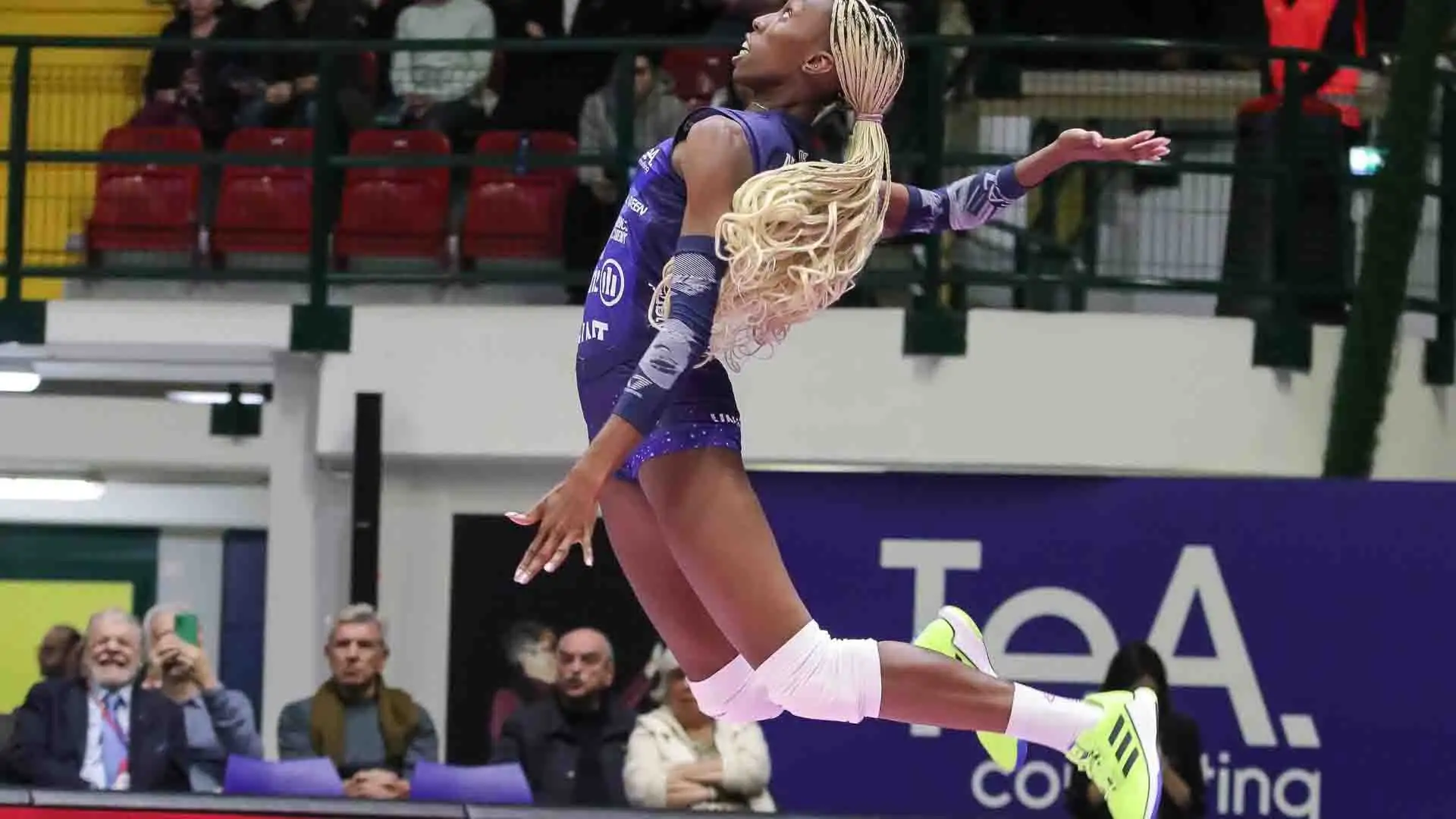 Cuneo infatti ha comprato i diritti sportivi di Casalmaggiore garantendosi la possibilità di restare a giocare contro la squadra di Paola Egonu.