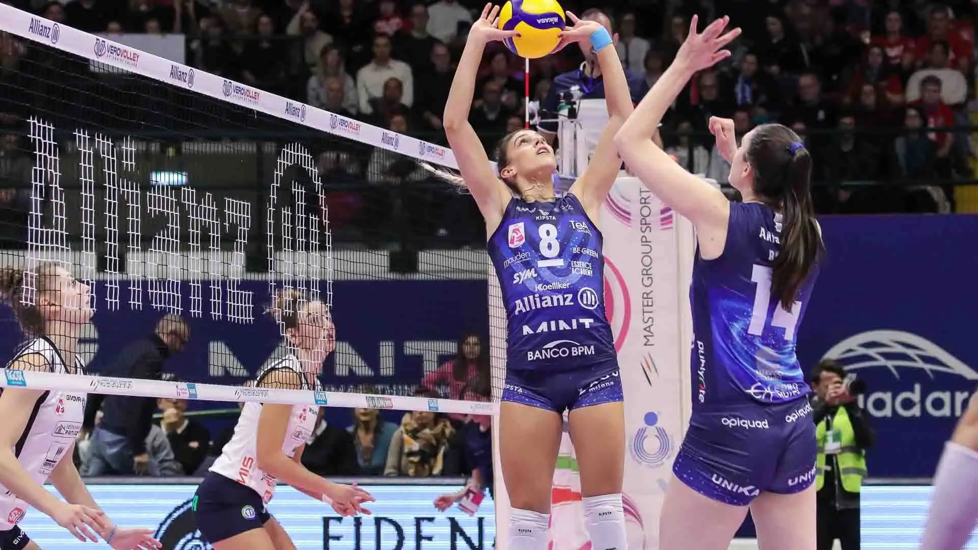 Se non dovesse farcela, Casalmaggiore potrebbe addirittura sparire dalla pallavolo italiana.