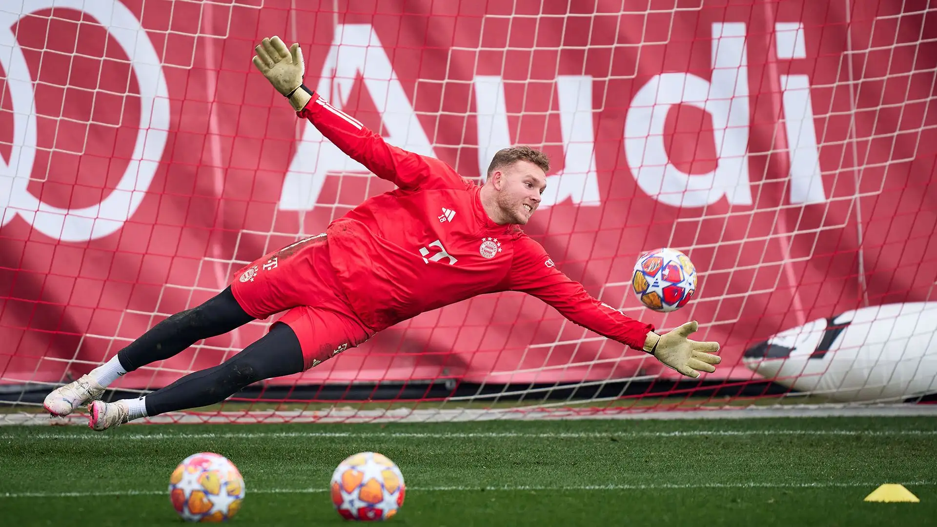 Ma Peretz interessa anche diverse società europee come Anderlecht, Nottingham Forest, Celtic Glasgow, Villarreal e Copenhagen