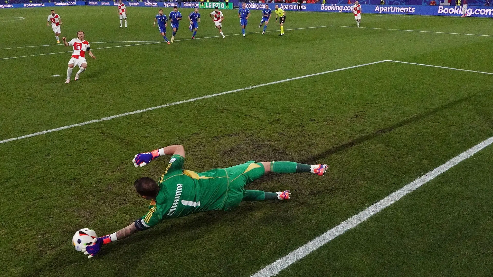 Una grande parata per il portiere del PSG