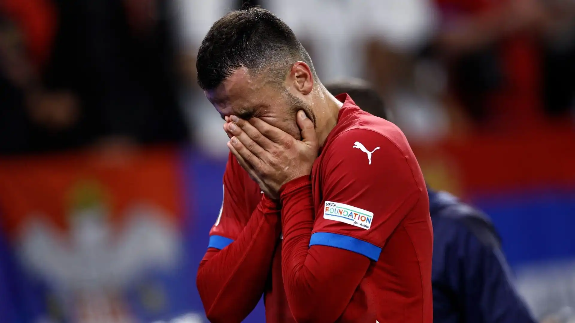 Dramma Filip Kostic, Europeo già finito: le foto dell'infortunio
