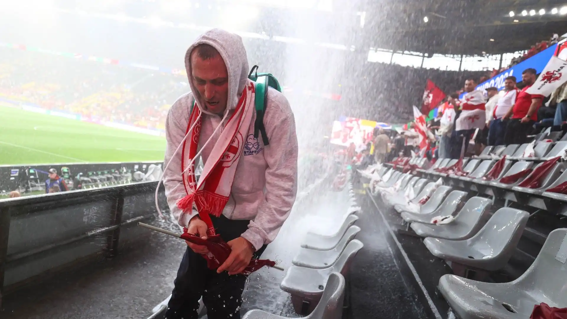 Euro 2024, nubifragio su Dortmund: le immagini sono impressionanti
