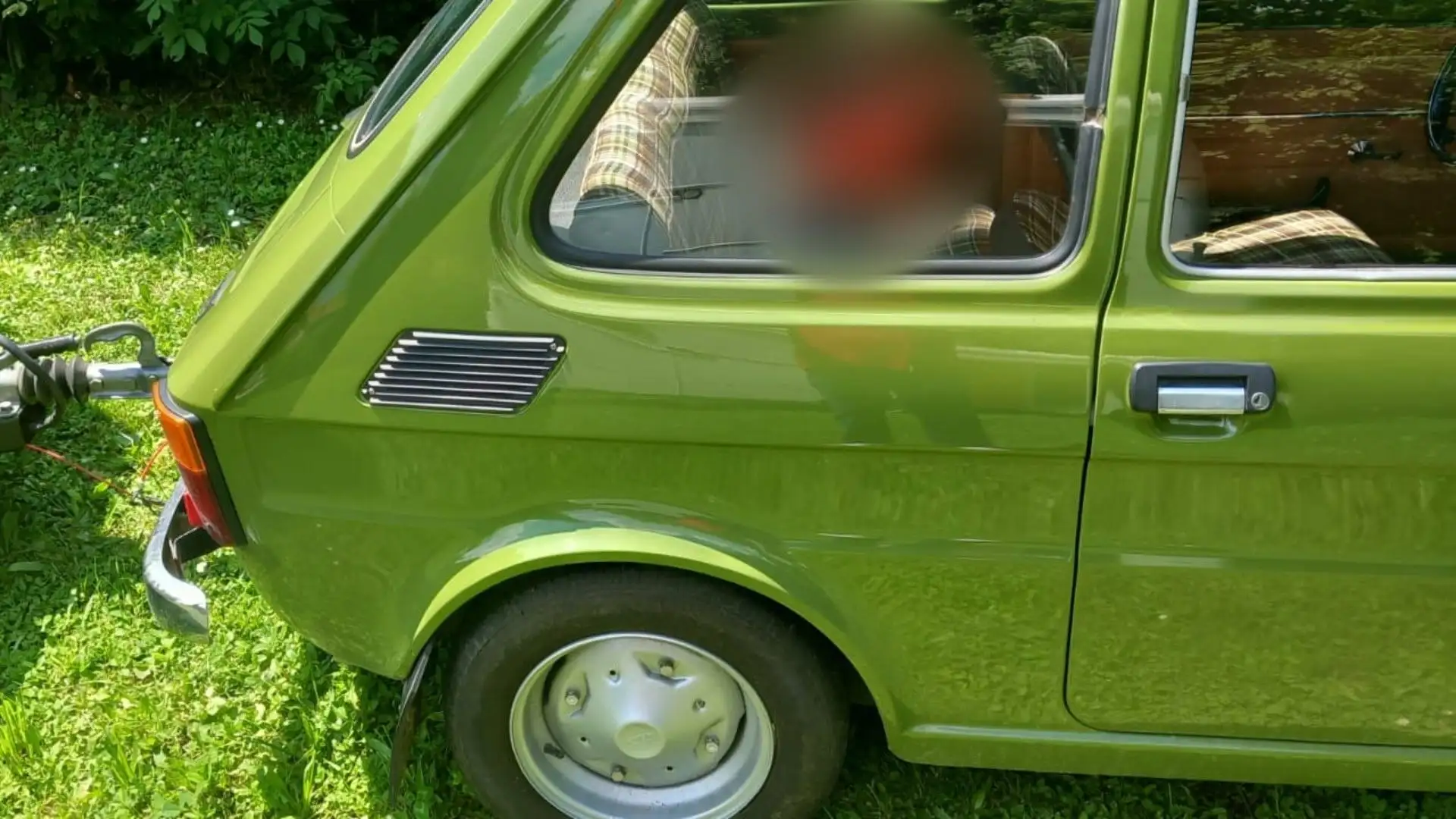 Il serbatoio del carburante è stato spostato dal vano bagagli anteriore alla parte posteriore