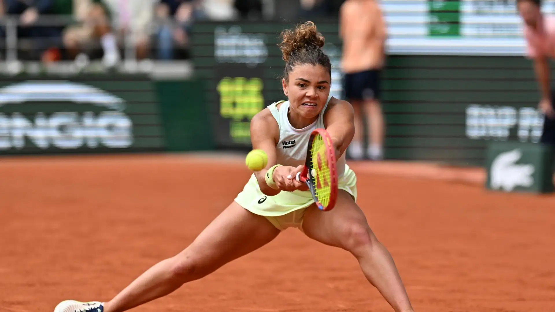 La Paolini ha così eguagliato grandi tenniste azzurre come Francesca Schiavone, Sara Errani e Martina Trevisan, le uniche tre italiane arrivate in semifinale a Parigi
