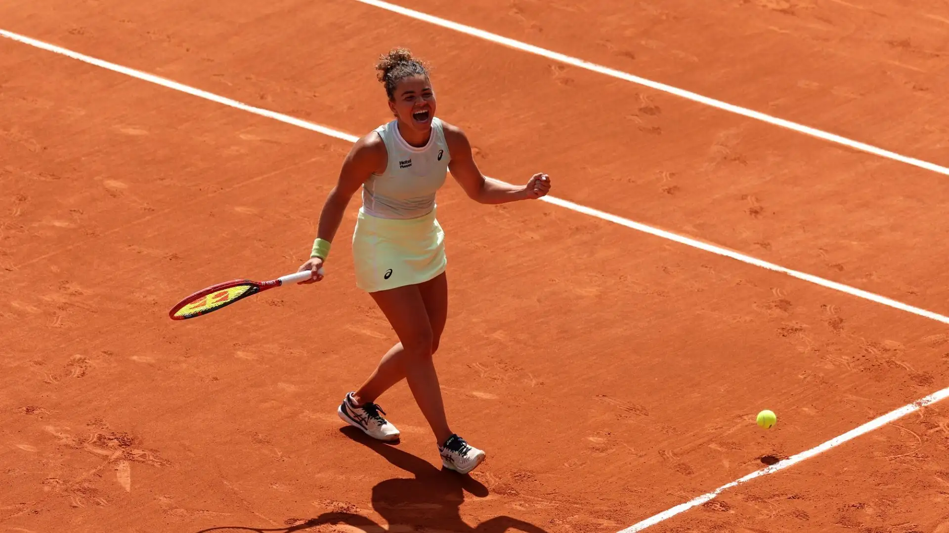 E' la quinta tennista ad arrivare in Top 10 nella storia del tennis italiano