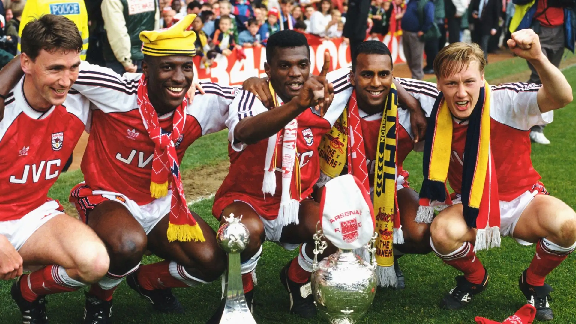 Per sette anni ha fatto parte dei Gunners, vincendo due titoli inglesi, una FA Cup e una Coppa di Lega