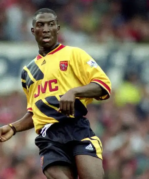 Inghilterra scossa dalla morte di Kevin Campbell: le foto della sua carriera