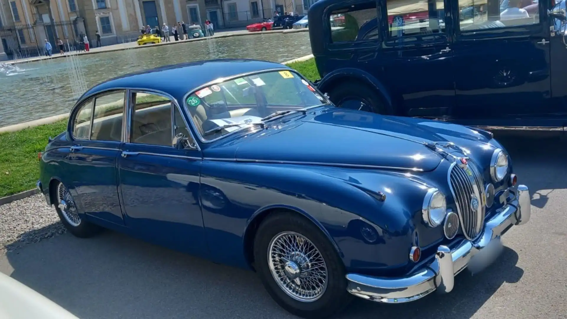 Questo gioiello ha 65 anni: le splendide foto della Jaguar Mark II

