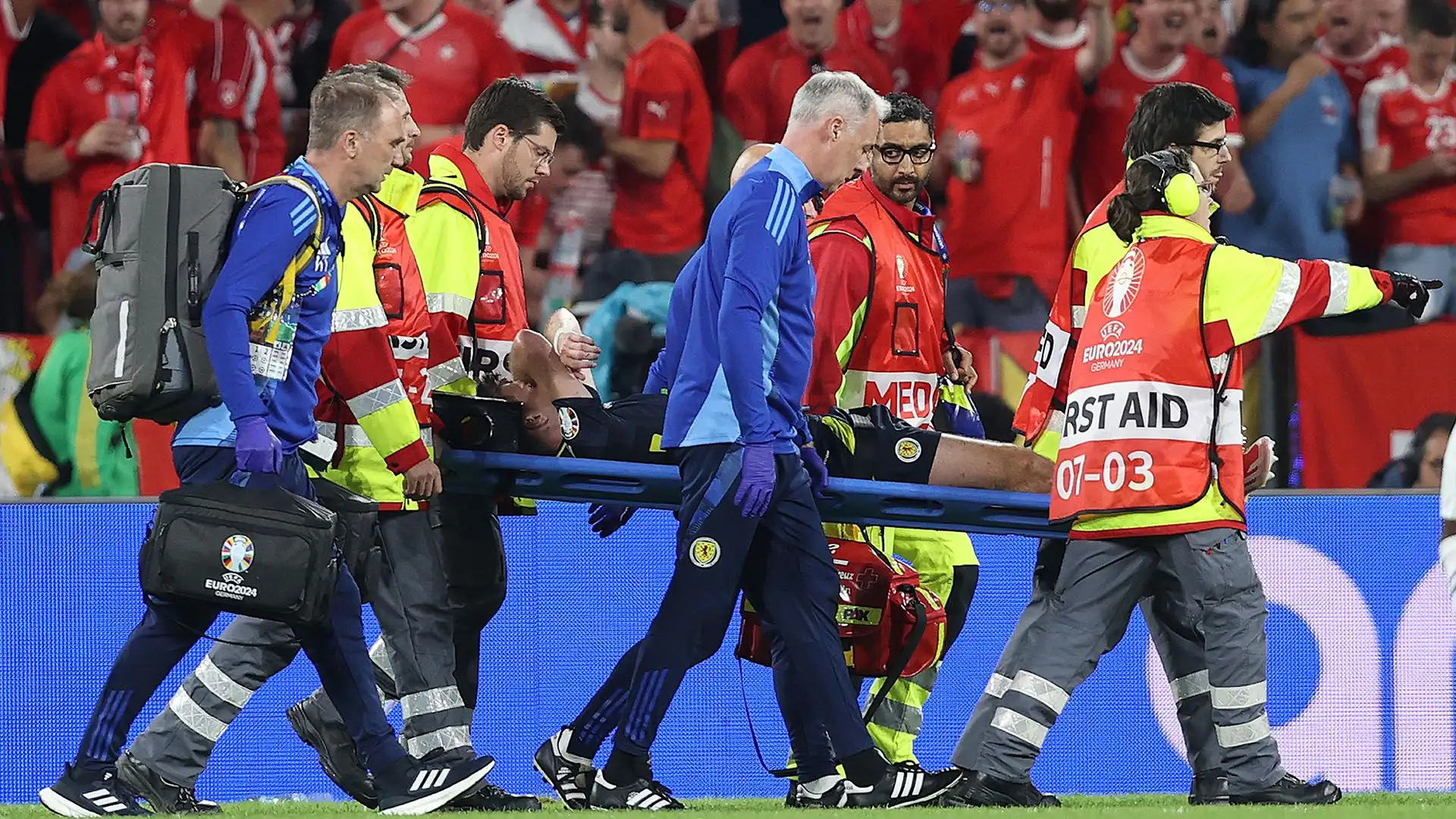 Davvero sfortunatissimo il calciatore: ancora non sono noti i tempi di recupero