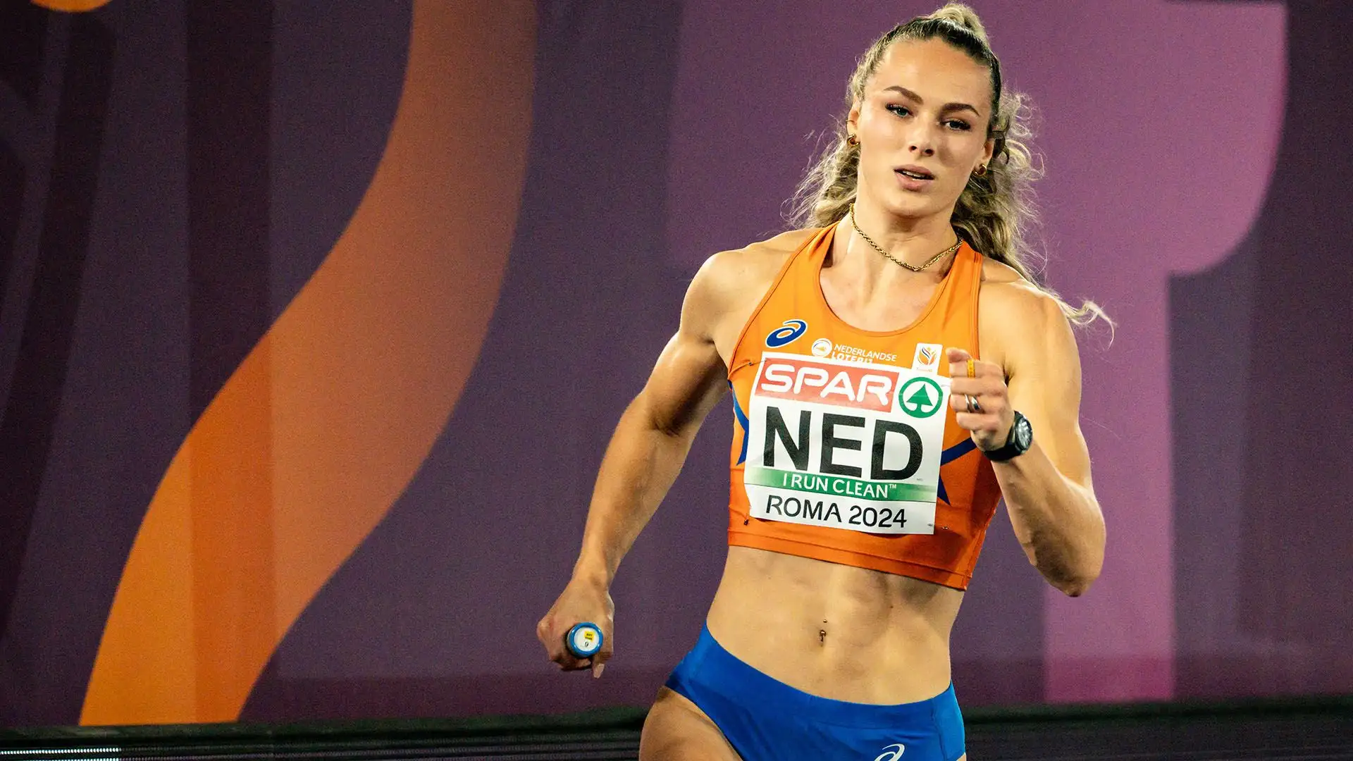 Nel 2024 ha vinto i Mondiali indoor sempre nella staffetta 4x400 metri