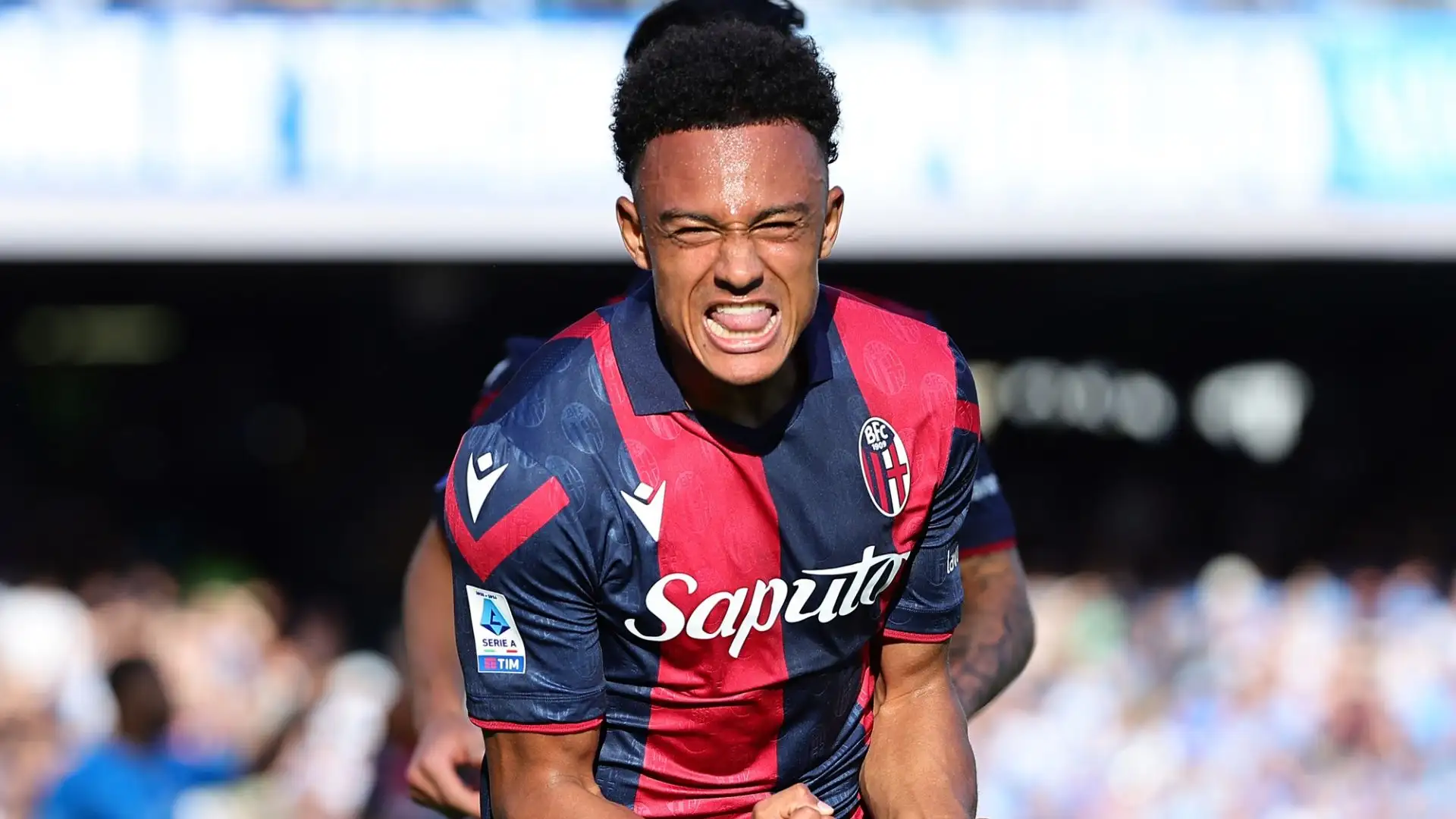 Nella scorsa stagione ha disputato 38 partite in tutte le competizioni, segnando 3 gol e servendo 5 assist decisivi