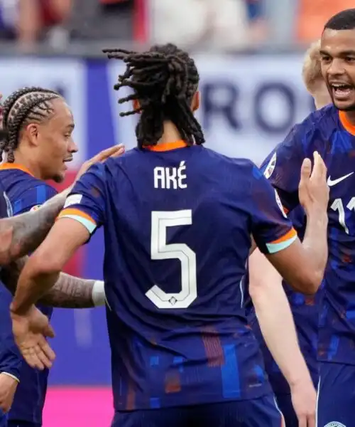 Zirkzee si allontana, il Milan piomba su un altro olandese top: le foto