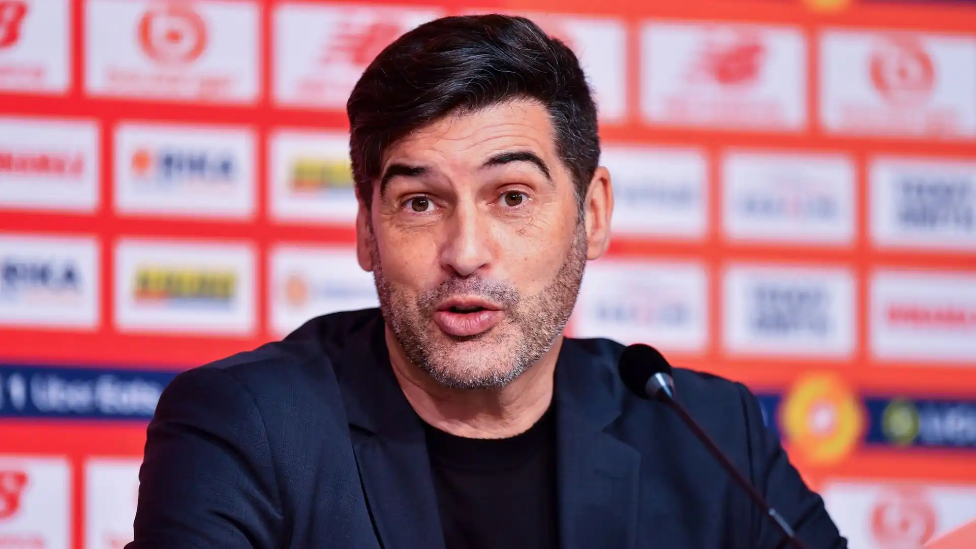 Il tecnico portoghese, presentato in mattinata a Milanello, ha già discusso a lungo con i dirigenti rossoneri gli obiettivi di mercato