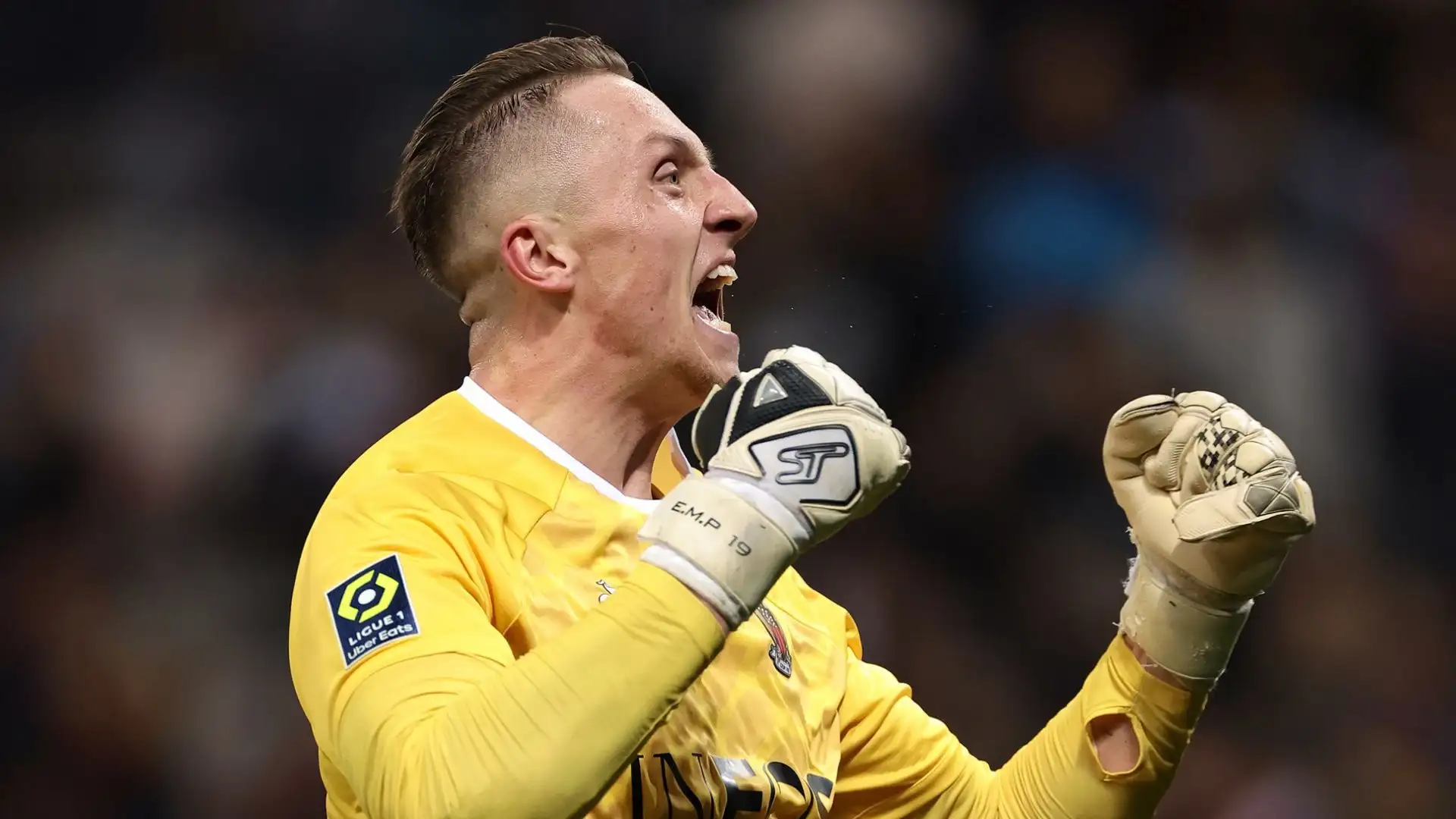 I dirigenti rossoneri stanno scandagliando il mercato in cerca di un sostituto: il nome a sorpresa è Marcin Bulka del Nizza