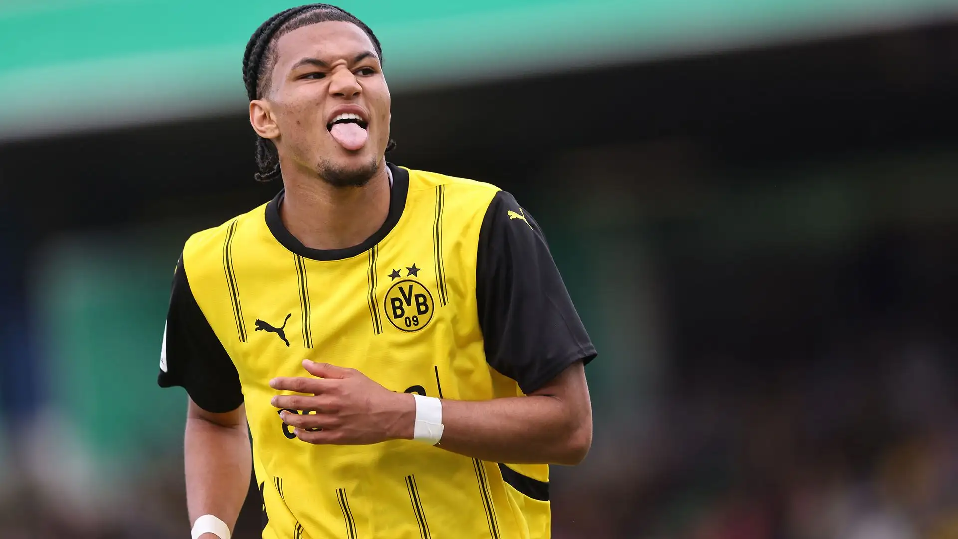 Il Dortmund ha presentato una importante offerta di rinnovo da 40mila euro al mese, quasi mezzo milione l'anno