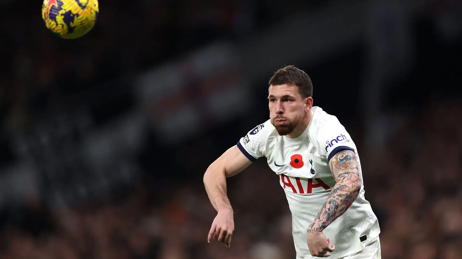 Il giocatore ha esordito con il Bayern Monaco a soli 17 anni in Bundesliga