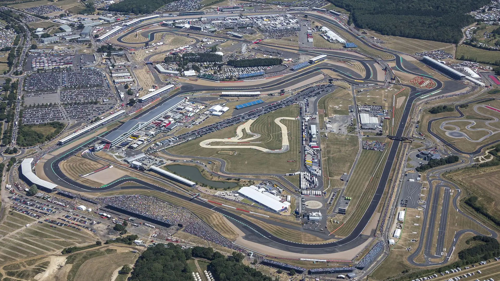 Le vendite dei biglietti per il Gran Premio di Gran Bretagna sono in calo, e il direttore di Silverstone ha dato la colpa al dominio di Verstappen