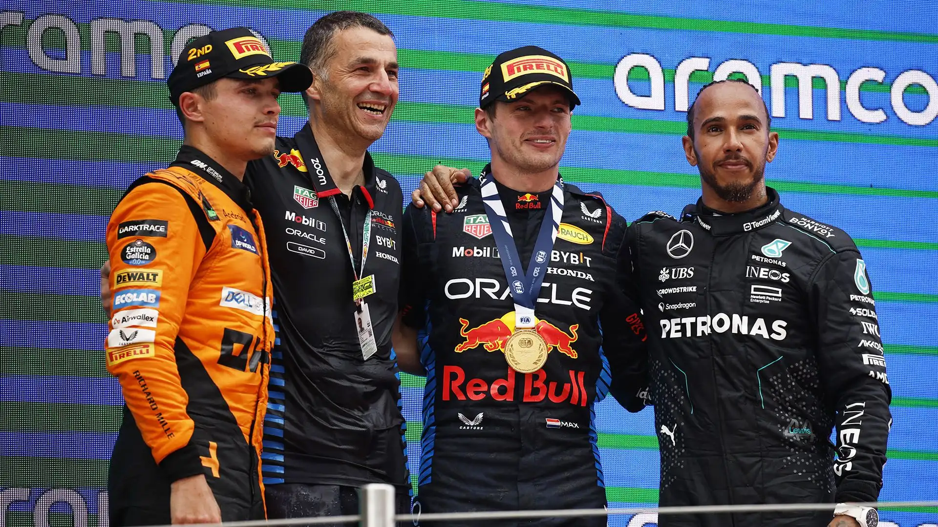 Max Verstappen continua a vincere