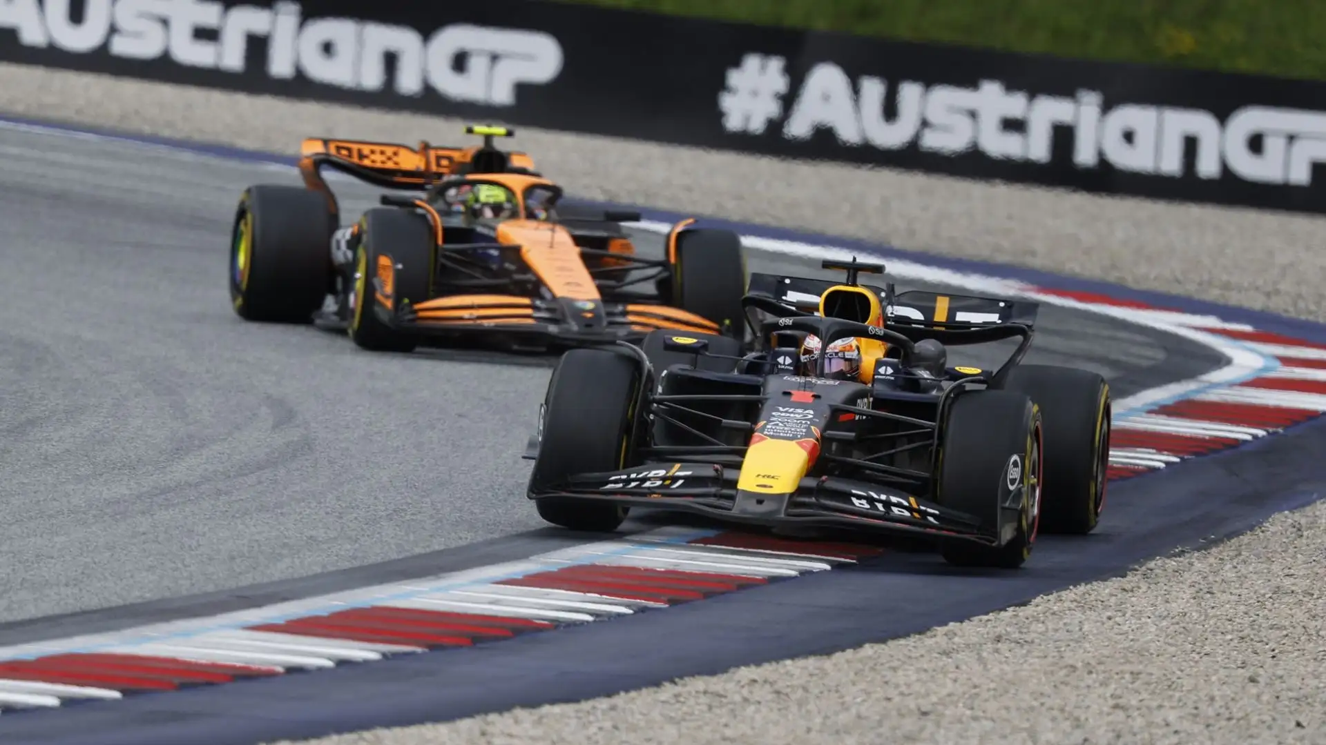 I due sono entrati in contatto mentre stavano lottando per la vittoria del GP d'Austria