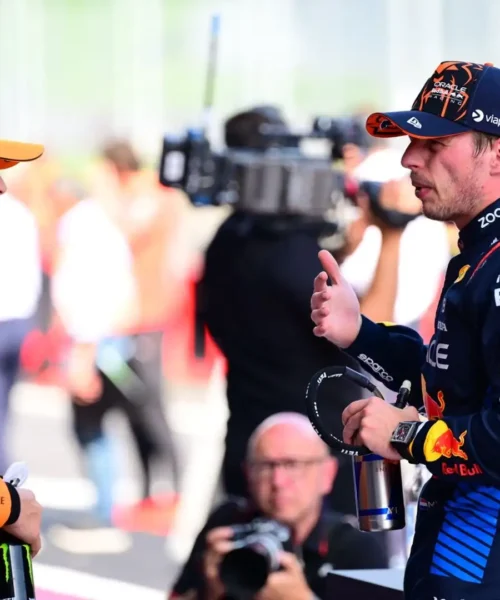 Max Verstappen perde la pazienza con Lando Norris: “Non gli voglio parlare”