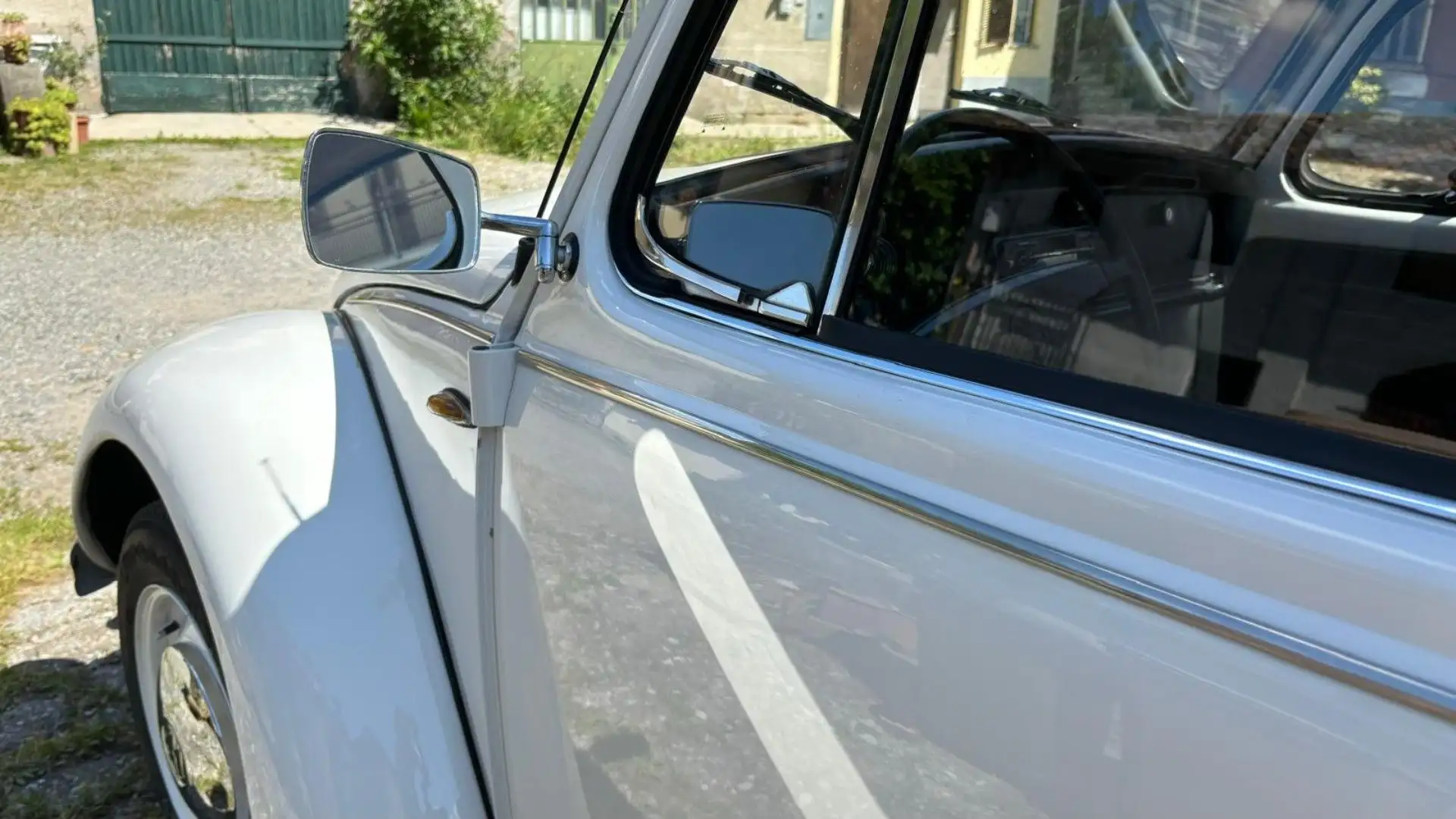 La vettura è stata prodotta dal 1938 al 2003. In foto un modello del 1982
