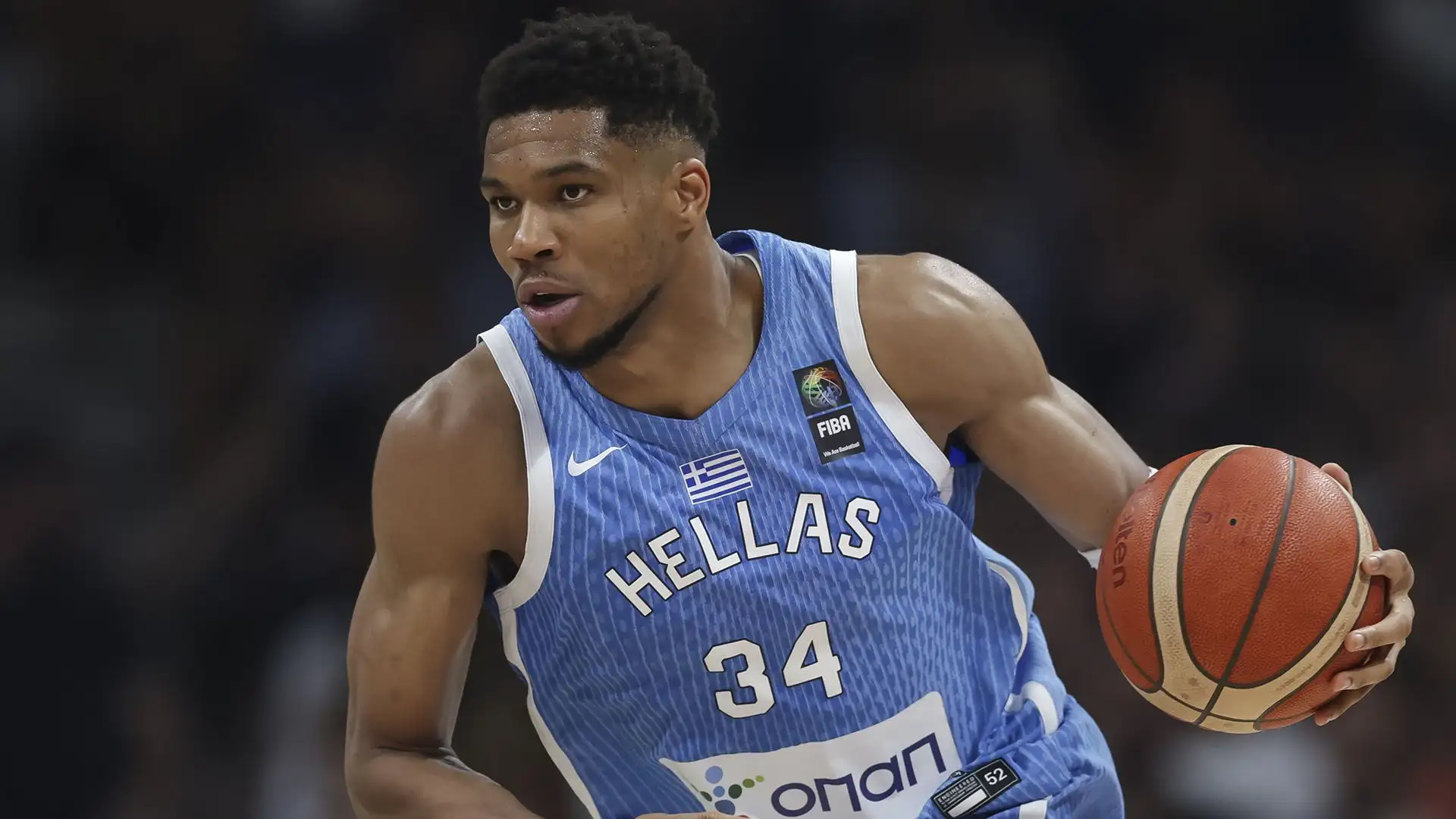 4- Il greco Giannis Antetokounmpo ha portato a casa 100.8 milioni di dollari
