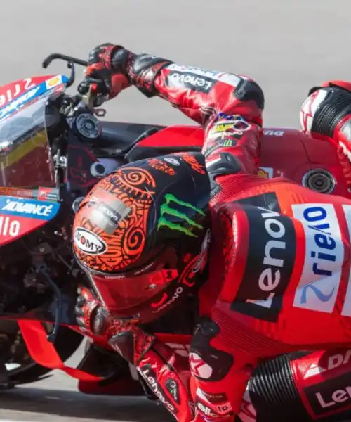 Pecco Bagnaia vince e vola in testa al mondiale