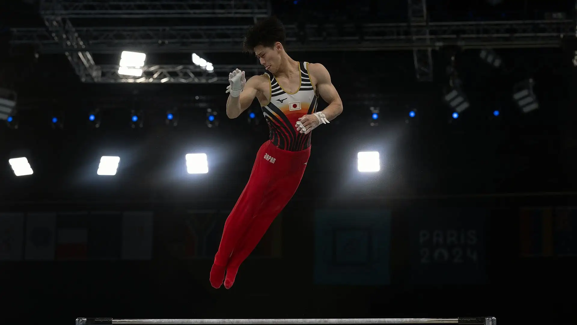 Daiki Hashimoto, caduto alla sbarra nei giorni scorsi, si è riscattato