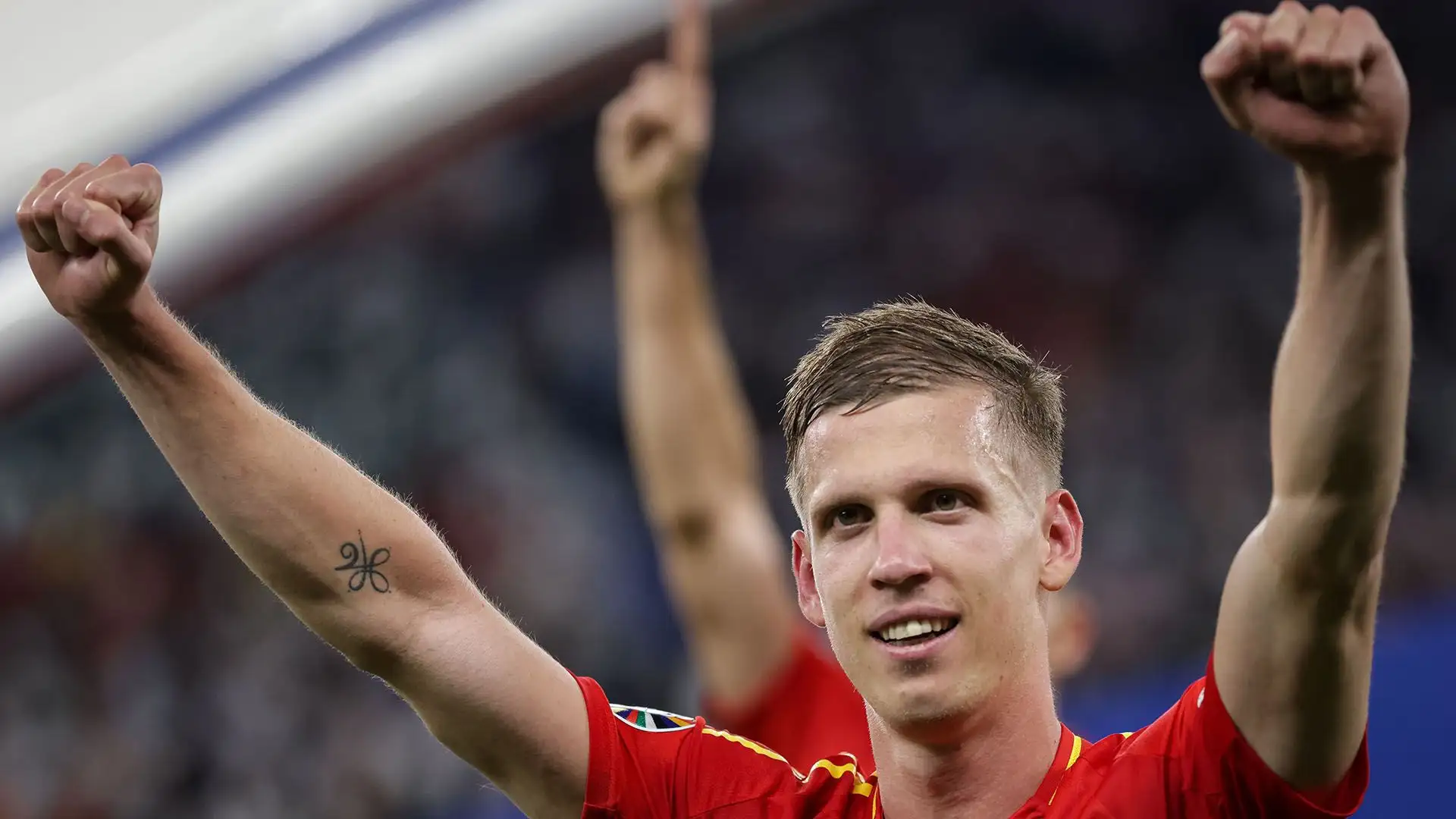 Ora questo permesso speciale è scaduto, e per tesserare definitivamente il giocatore il Barcellona dovrà fornire le adeguate garanzie finanziarie alla Federcalcio spagnola. Altrimenti Dani Olmo sarà libero a parametro zero