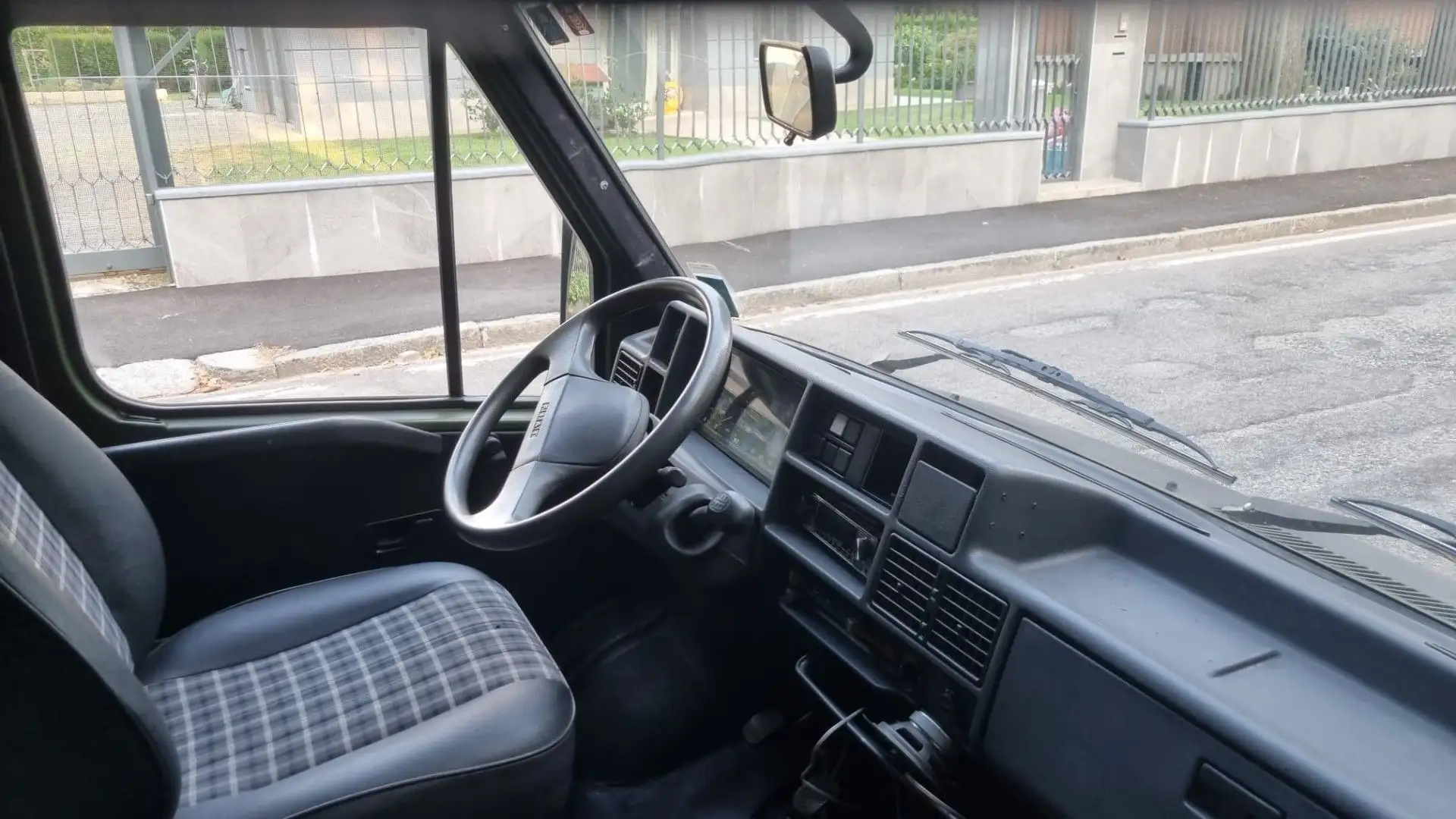 Davanti ha due posti
