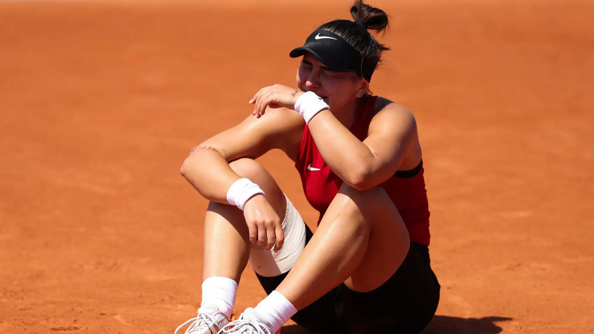 La Andreescu ha avuto un problema alla mano sinistra